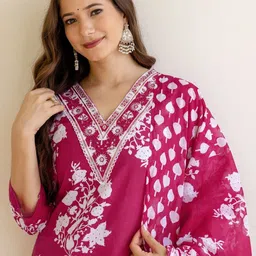 SKYLEE Women Ethnic Motifs Printed Sequinned V-Neck Straight Kurta with Trousers & Dupatta-picture-49