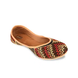 DESI COLOUR Embroidered Ethnic Mojaris-image-92