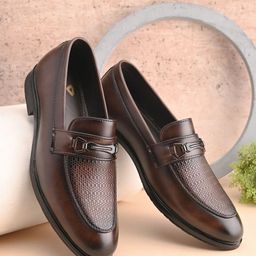 INVICTUS Men Textured Formal Loafers-image-37