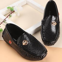 Cute Walk by Babyhug Slip On Loafers with Applique - Black-picture-13