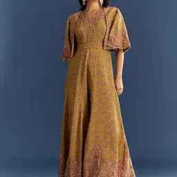 KALKI Fashion Embroidered Jumpsuit With Cape & Belt-picture-13