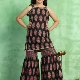 Sangria Printed Shoulder Strap Kurta Sets-image-4