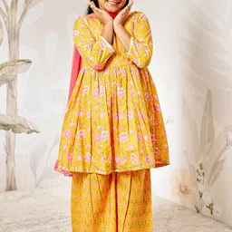 VASTRAMAY Girls Floral Printed Regular Pure Cotton Kurta with Sharara & With Dupatta-picture-50