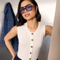 SASSAFRAS Off-White Kniited Round Neck Button Down Top-picture-2
