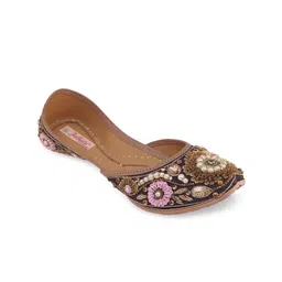 Fulkari Women Black Embellished Mojaris Flats-14