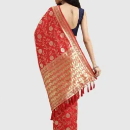 Vastranand Red Textured Saree With Blouse image 2