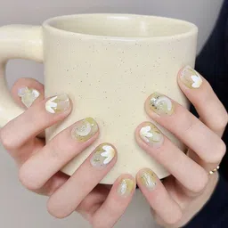 StyleCast x Revolte Set Of 10 Artificial Reusable Nails- Green image 3