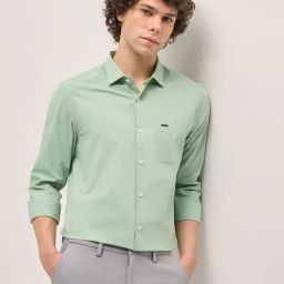 The Bear House Green Tailored Fit Solid Shirt-image-18