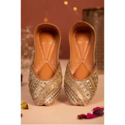 House of Vian Sehar Gold Embellished Juttis-picture-24