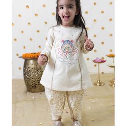 Tiber Taber Diwali Theme Full Sleeves Goddess Laxmi Placement Embroidered Kurta With Bandhej Foil Printed Dhoti - Cream-picture-27