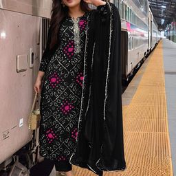 DIVASTRI Women Bandhani Printed Kurta with Trousers & Dupatta-picture-54