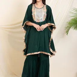 vibes by deebaco DEEBACO Embroidered Sweatheart Neck Kaftan Top & Sharara-picture-47