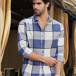 Campus Sutra Men Comfort Opaque Checked Casual Shirt-picture-47