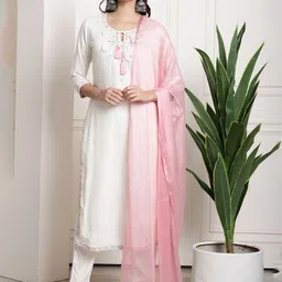 Rajnandini Women Floral Embroidered Regular Thread Work Kurta with Trousers & With Dupatta-image-32