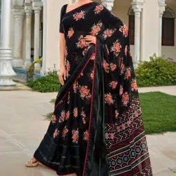 Satrani Black Floral Print Saree With Unstitched Blouse-image-58