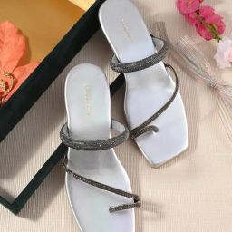 Clog London Women's Silver Toe Ring Sandals-63