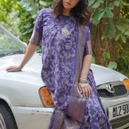 MIRCHI FASHION Purple Floral Print Saree With Unstitched Blouse-image-29