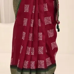 Libas Red Ethnic Motifs Print Saree with Unstitched Blouse image 5