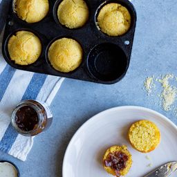 Lodge Black Solid Muffin Pan-18