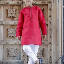 Stuffie Land Boys Floral Embroidered Cotton Kurta with Pyjama-32