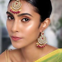 Peora Maroon Ethnic Kundan Pearl Earring & Maangtikka Sets-image-23