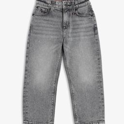 Tommy Hilfiger europe Boys Relaxed Fit Mid-Rise Light Fade Jeans-image-90