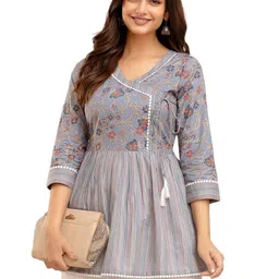 DMP EXPORT Women Printed Thread Work Kurta-image-40