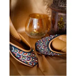 GLAM STORY Women Arsh Black Embellished Ethnic Punjabi Jutti-picture-42