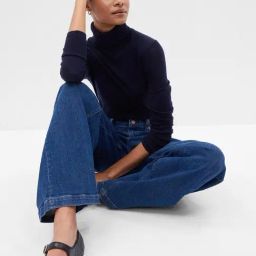 GAP Navy Blue Regular Fit Solid Sweater-image-97
