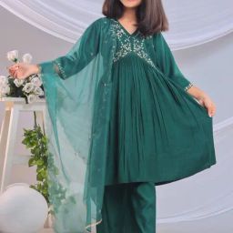 Misbis Girls Green Comfort Fit Embroidered Kurta Set-14