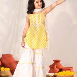 Vastramay Sleeveless Floral Printed Lace Embellished Kurta Sharara With Dupatta - Yellow & White-image-32