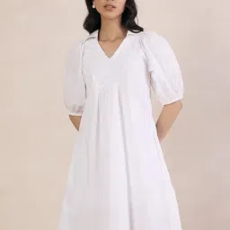 FEMMELLA White Relaxed Fit Solid Dress-picture-23