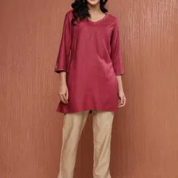 Fabindia Maroon Viscose Silk Slim Fit Kurta-picture-38