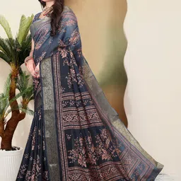MAGNEITTA Floral Printed Zari Saree-image-30