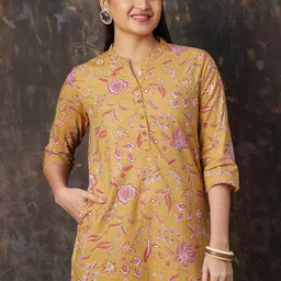 Melange by Lifestyle Women Floral Printed Flared Sleeves Mirror Work Kurta-image-15