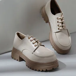 VALIOSAA Women Colourblocked Derbys-22