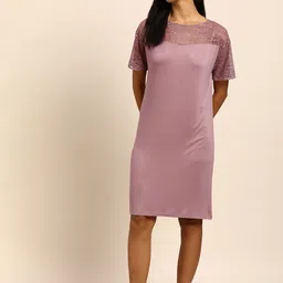 Triumph Amourette 01 Short Sleeve Lace Detail Nightdress-image-11