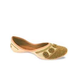 DESI COLOUR Women Gold-Toned Embellished Mojaris-image-67