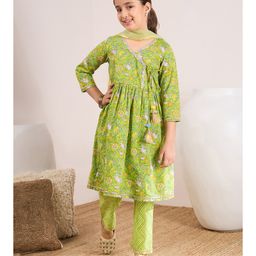 Pspeaches Pure Cotton Three Fourth Sleeves Floral Printed & Gota Lace Embellished  Kurta Pant With Dupatta  - Green-image-87