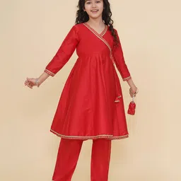 Bitiya By Bhama Silk Woven Three Fourth Sleeves Abstract Embroidered Lace Embellished Angarakha Style Kurta Pant Set - Red-picture-24