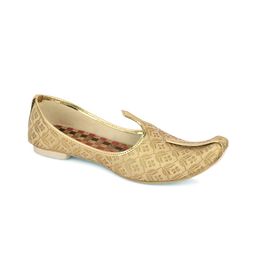 DESI COLOUR Men Gold-Toned Mojaris-54