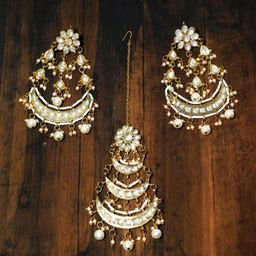 KARATCART Gold-Plated White Kundan Studded & Beaded Handcrafted Jewellery Set-image-30