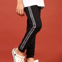 V-Mart Boys Printed Mid Rise Joggers-image-2