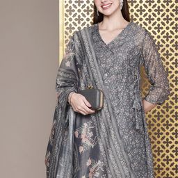 House of Pataudi Women Floral Printed Angrakha Jashn Kurta With Trousers & Dupatta-26