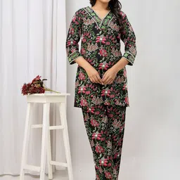 FebQ Women Floral Printed Regular Patchwork Kurti with Trousers-picture-30