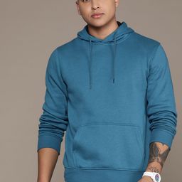 The Roadster Lifestyle Co. Solid Kangaroo Pocket Detailed Hooded Sweatshirt-image-21