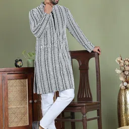 Jompers Men Embroidered Regular Mirror Work Kurta with Pyjamas-11