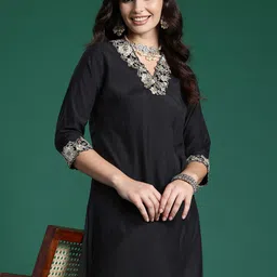 Indo Era Women Floral Yoke Design Regular Pure Cotton Kurta with Trousers-19