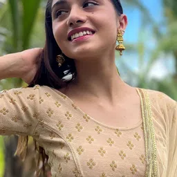 Bindigasm's Advi Zari Embellished Stretchable Saree Blouse-picture-5
