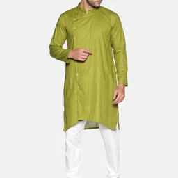 Sethukrishna Men Green Solid Straight Kurta-image-42